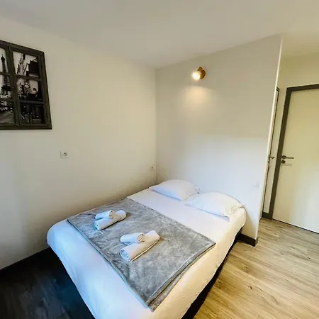 La Cour Barbatre Terrasse *