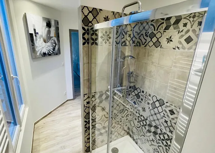 La Cour Barbatre Terrasse